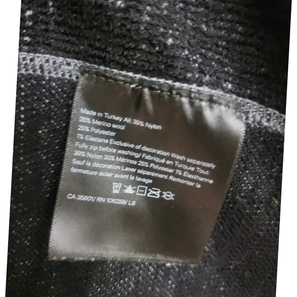 Lululemon m Engineered warmth jacket. - Picture 9 of 10
